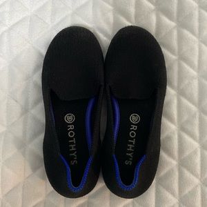 Girls size 11 Rothy’s